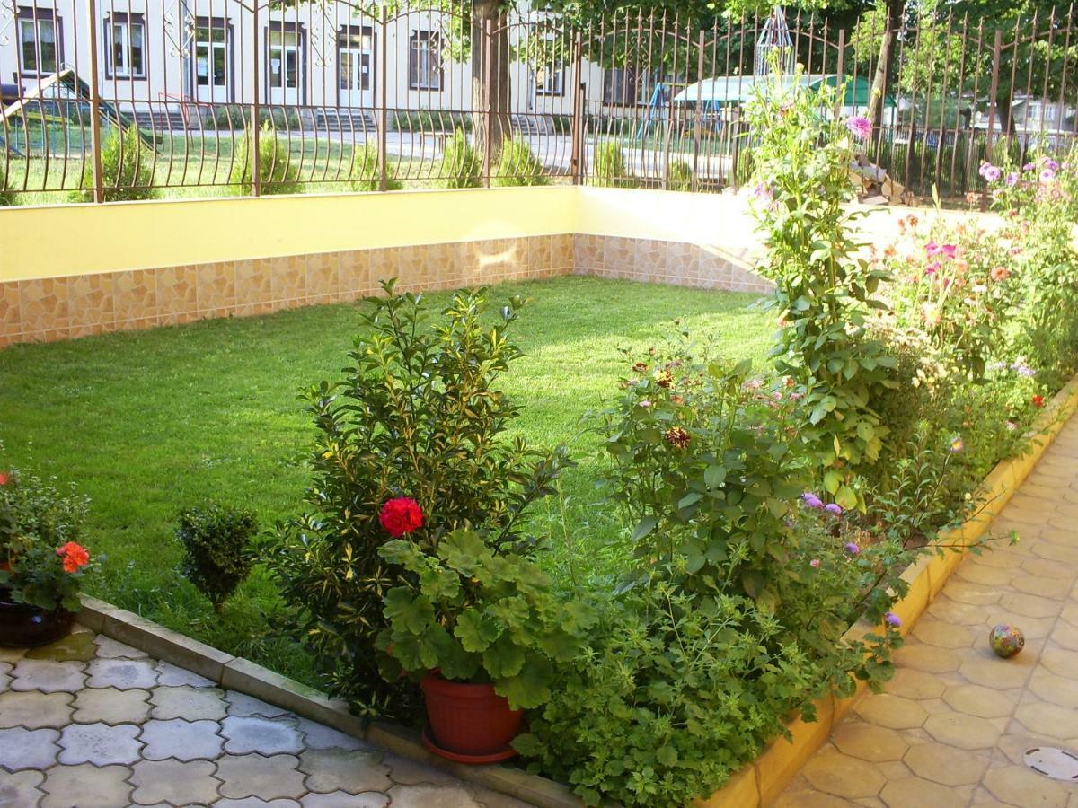 Къща За Гости Фантазия Trjavna Buitenkant foto